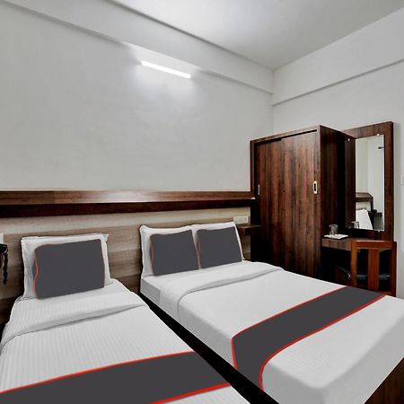 B Six Hotel Бангалор Экстерьер фото