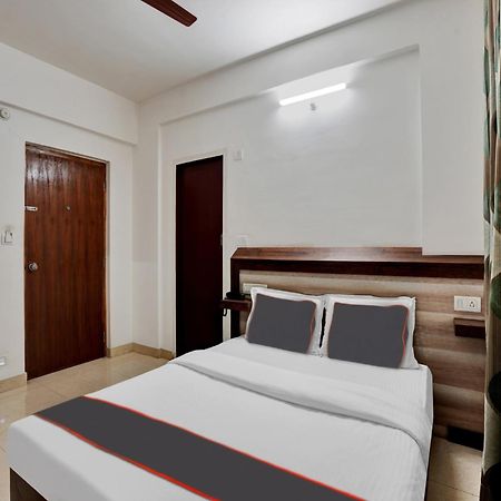 B Six Hotel Бангалор Экстерьер фото