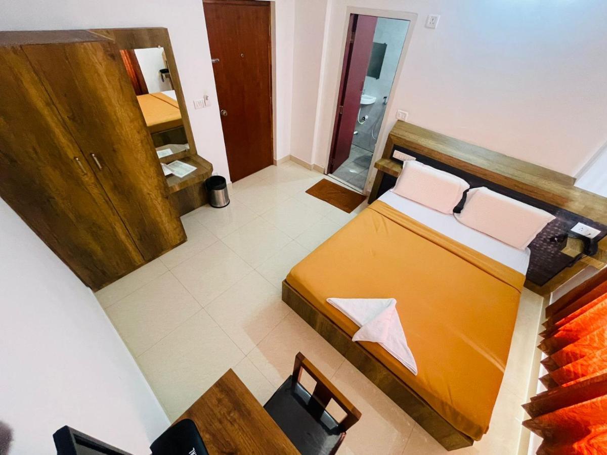 B Six Hotel Бангалор Экстерьер фото