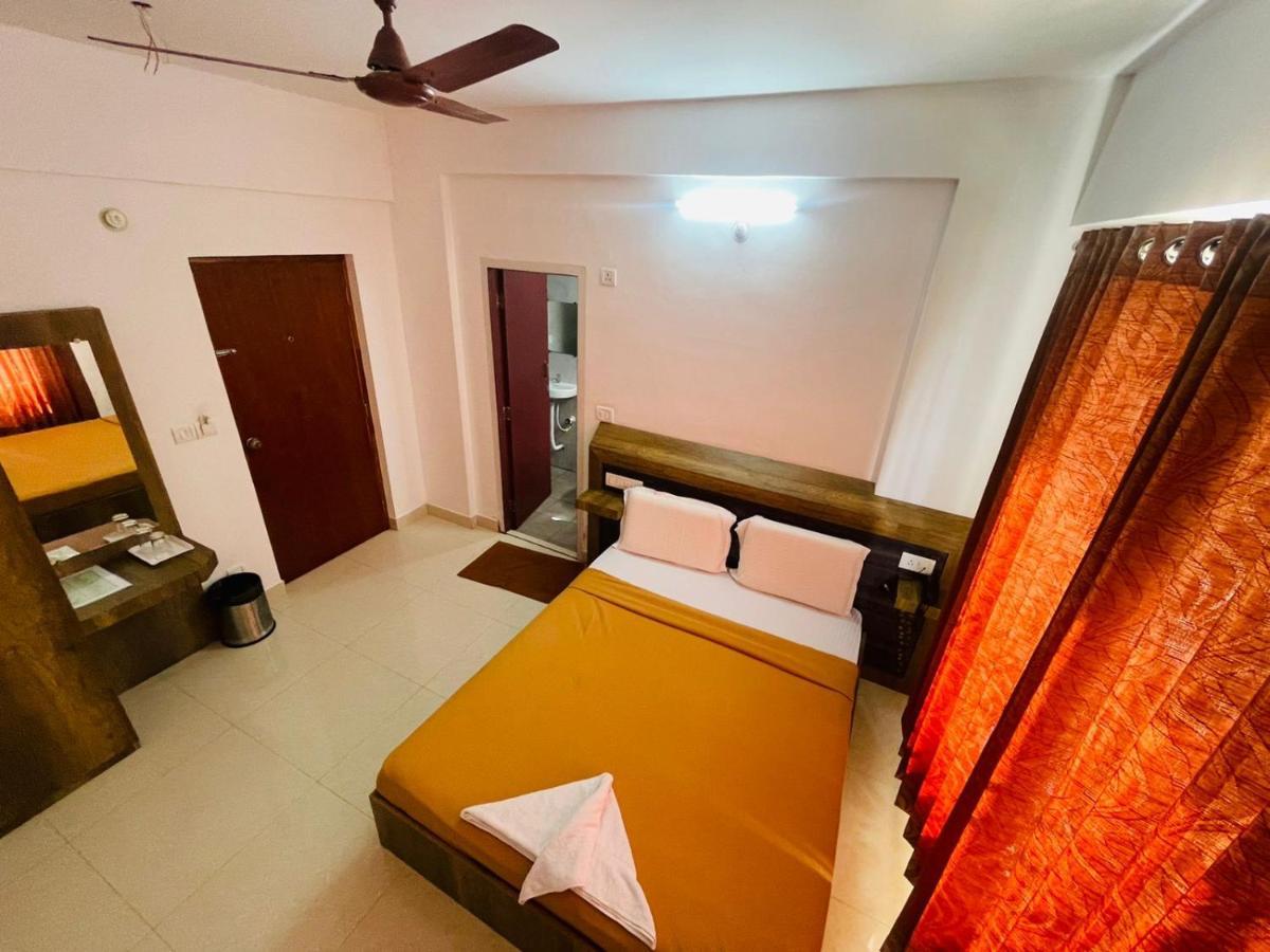 B Six Hotel Бангалор Экстерьер фото