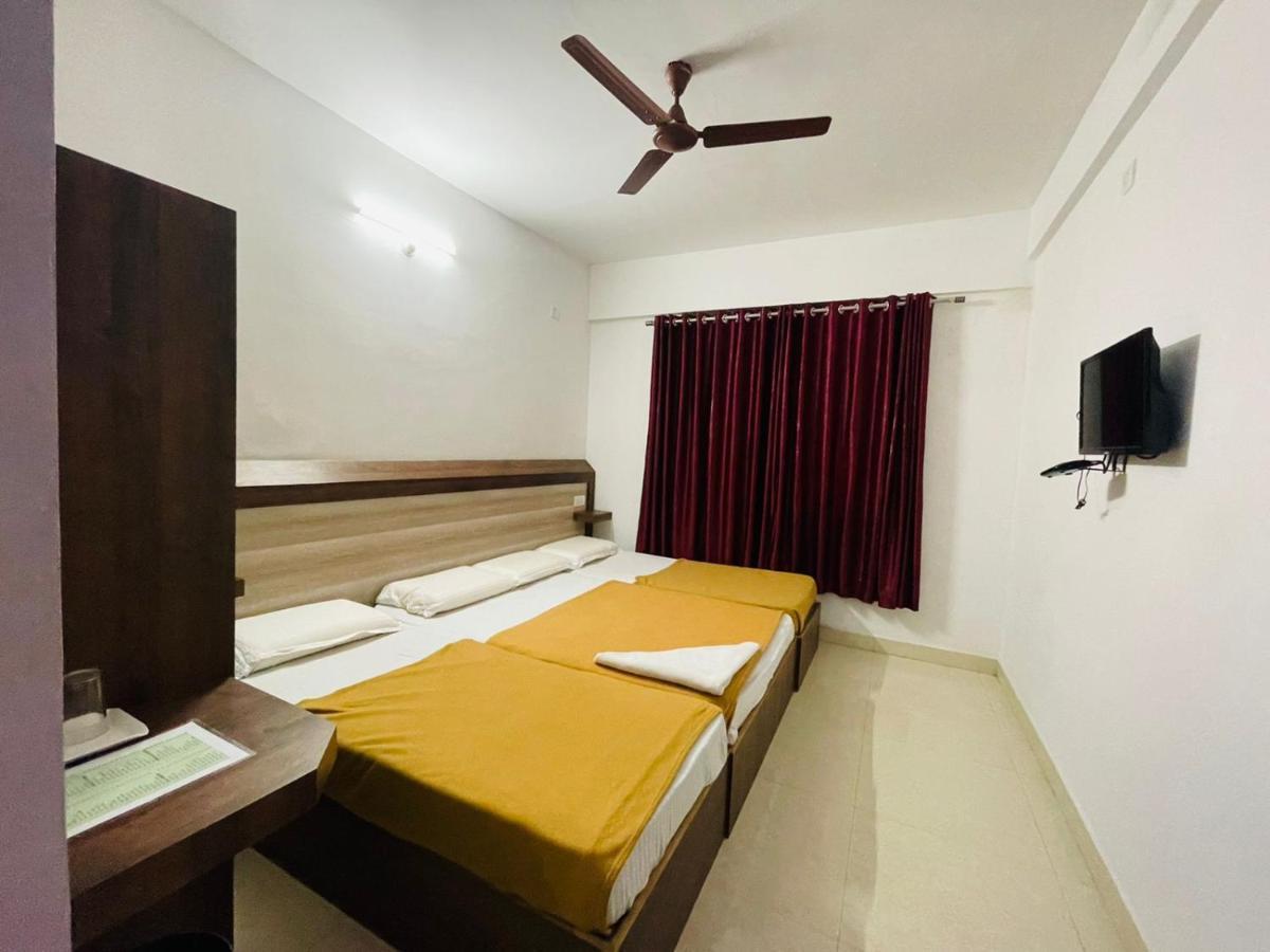 B Six Hotel Бангалор Экстерьер фото