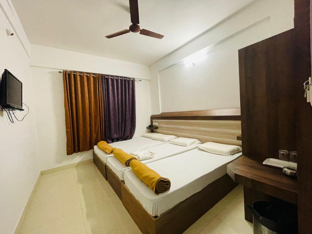 B Six Hotel Бангалор Экстерьер фото