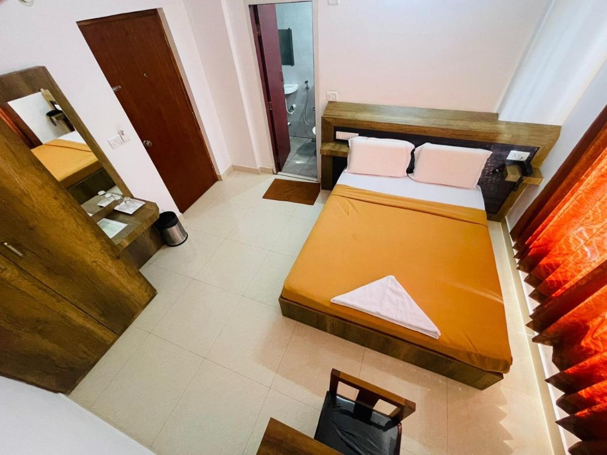 B Six Hotel Бангалор Экстерьер фото