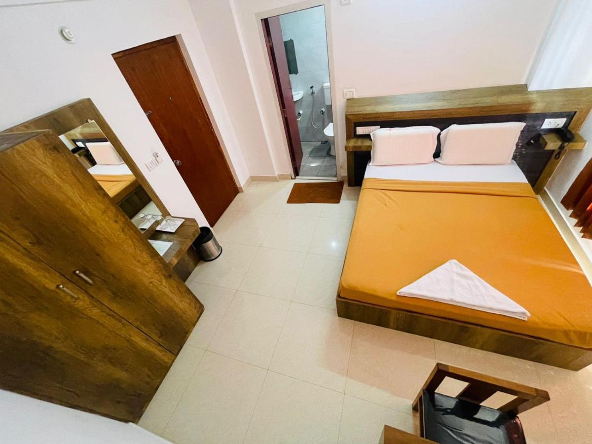 B Six Hotel Бангалор Экстерьер фото