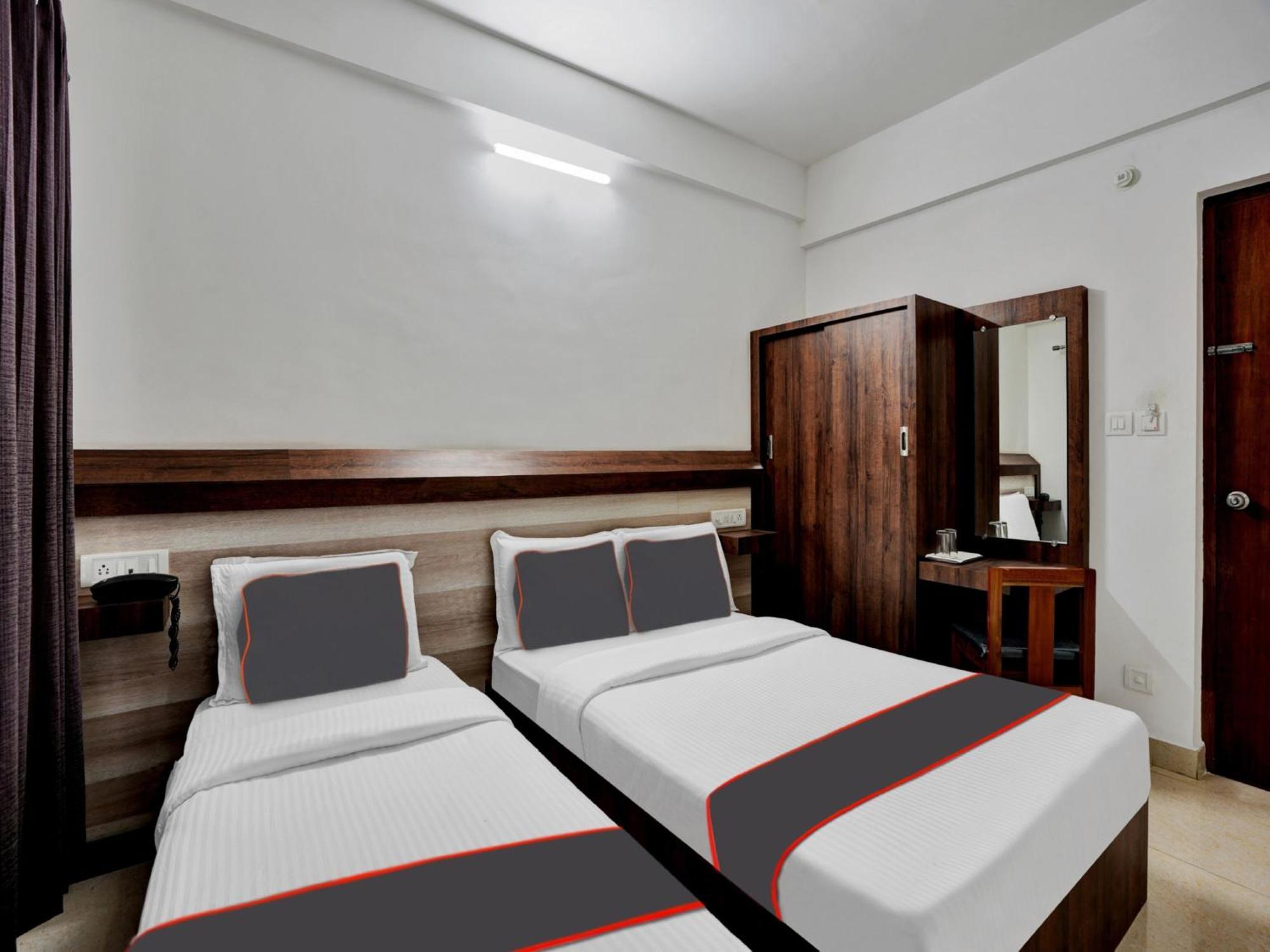 B Six Hotel Бангалор Экстерьер фото