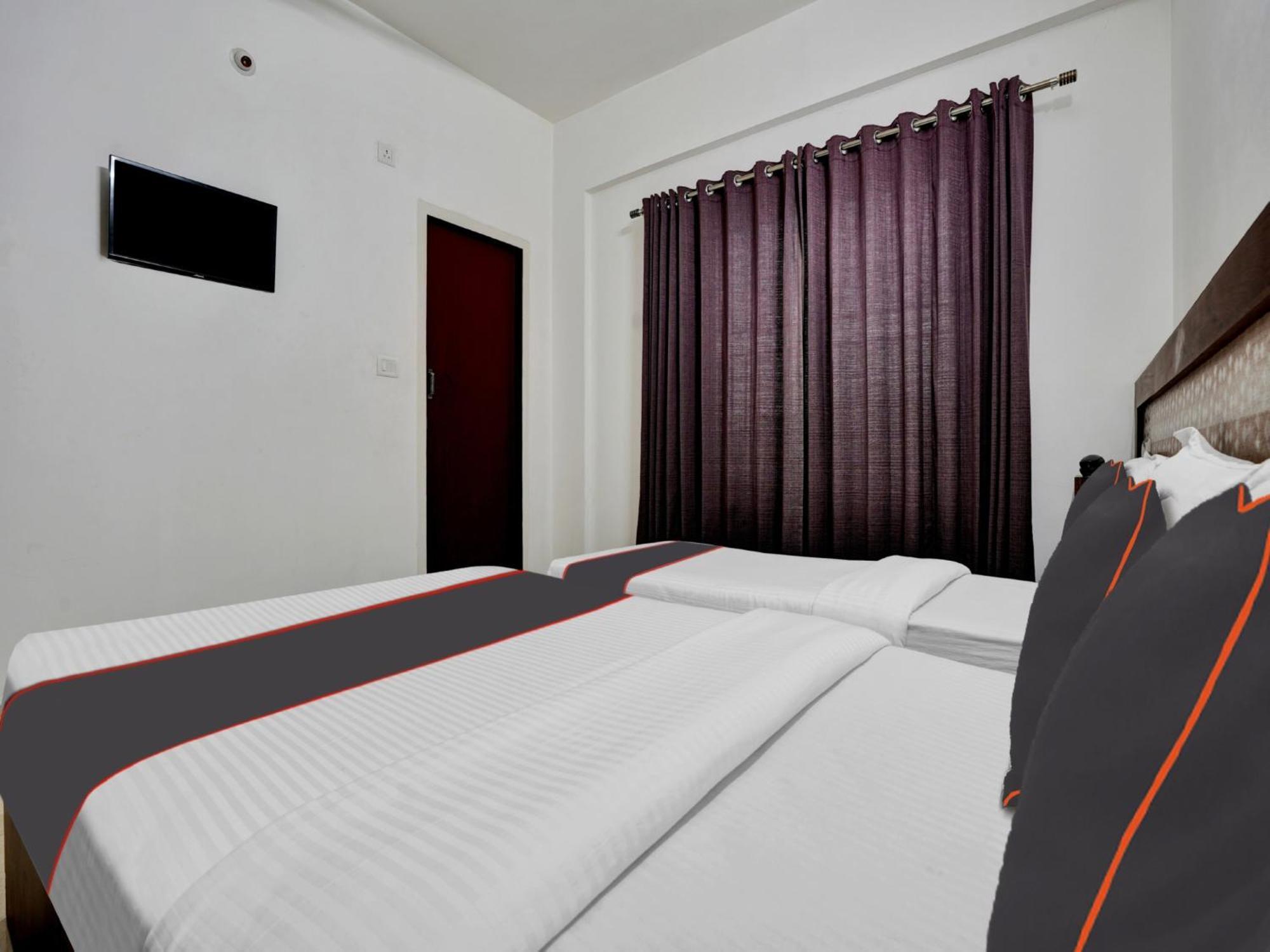 B Six Hotel Бангалор Экстерьер фото