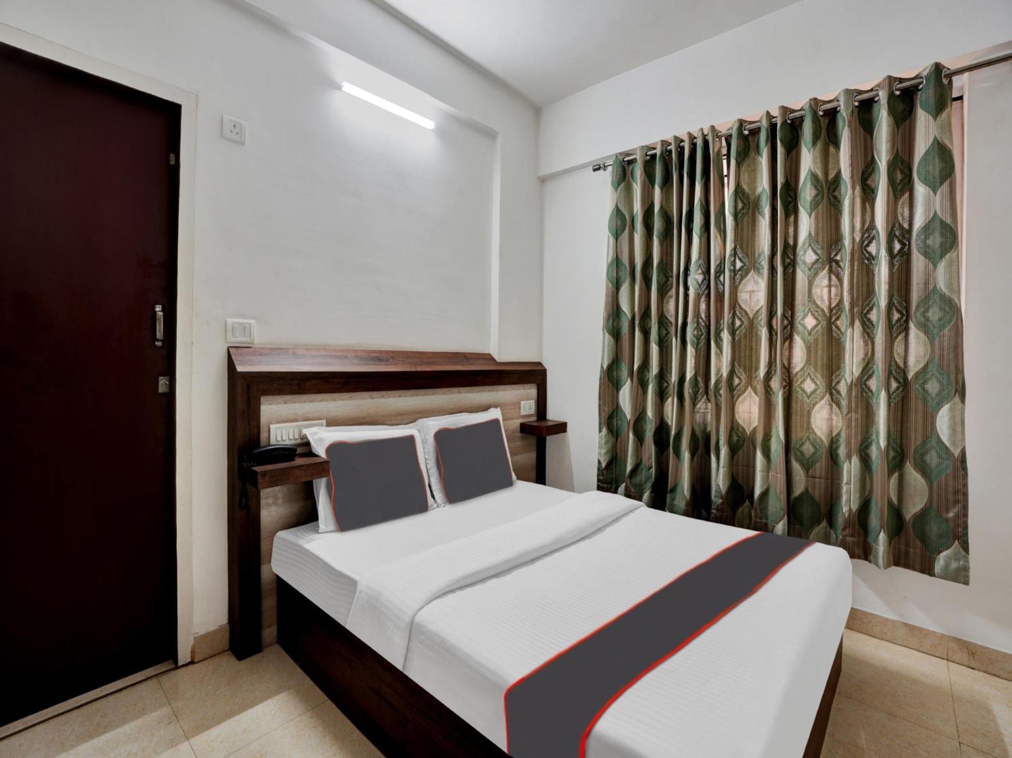 B Six Hotel Бангалор Экстерьер фото