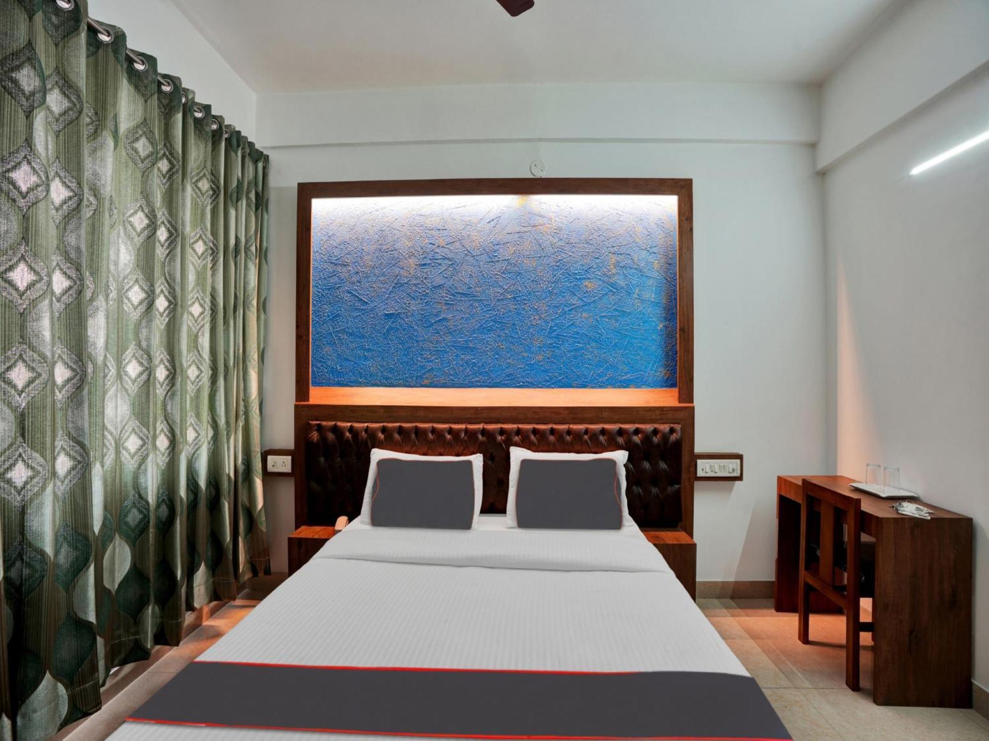 B Six Hotel Бангалор Экстерьер фото