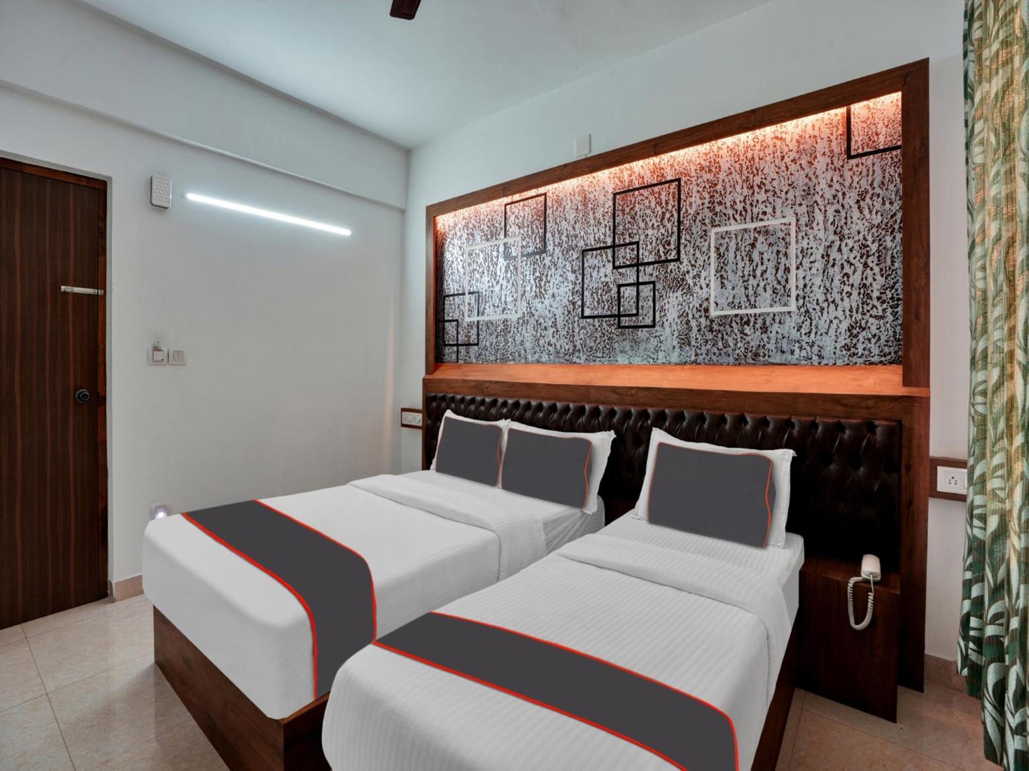 B Six Hotel Бангалор Экстерьер фото