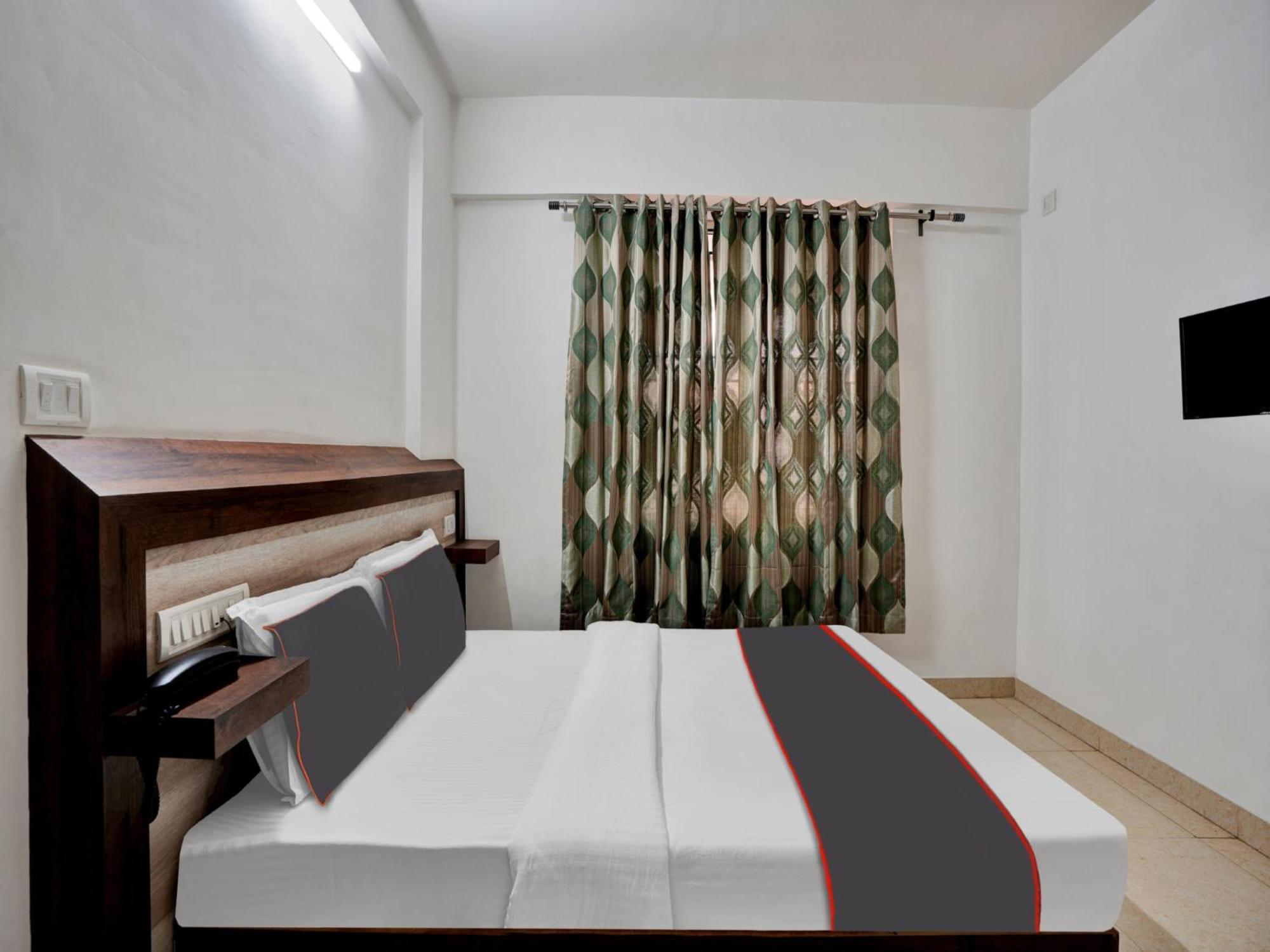 B Six Hotel Бангалор Экстерьер фото