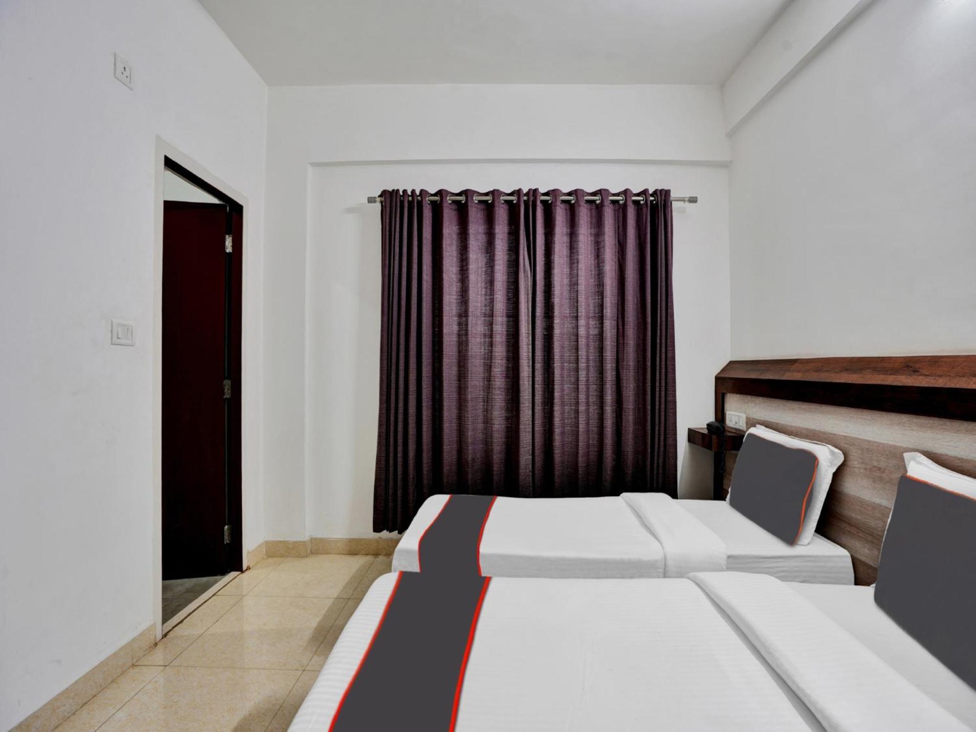 B Six Hotel Бангалор Экстерьер фото